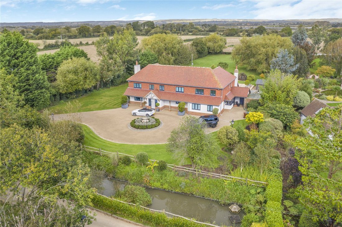 House in Flansham, Westergate, England 1 - 14789497