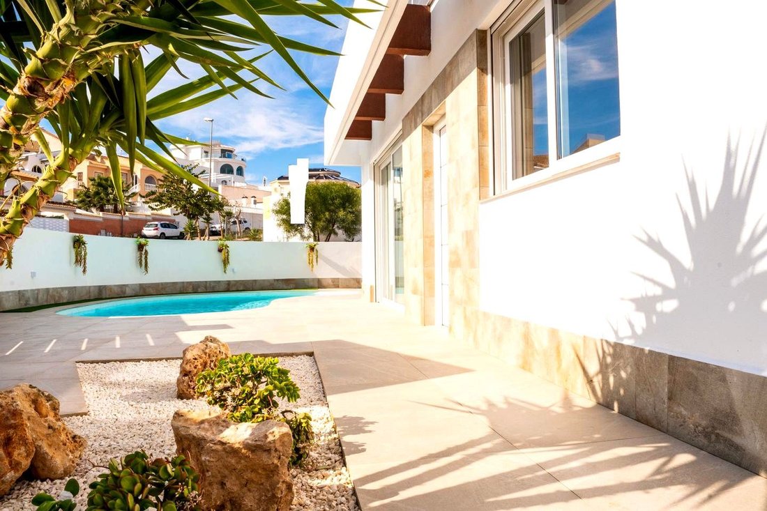 Villa in Rojales, Valencian Community, Spain 2 - 15425589