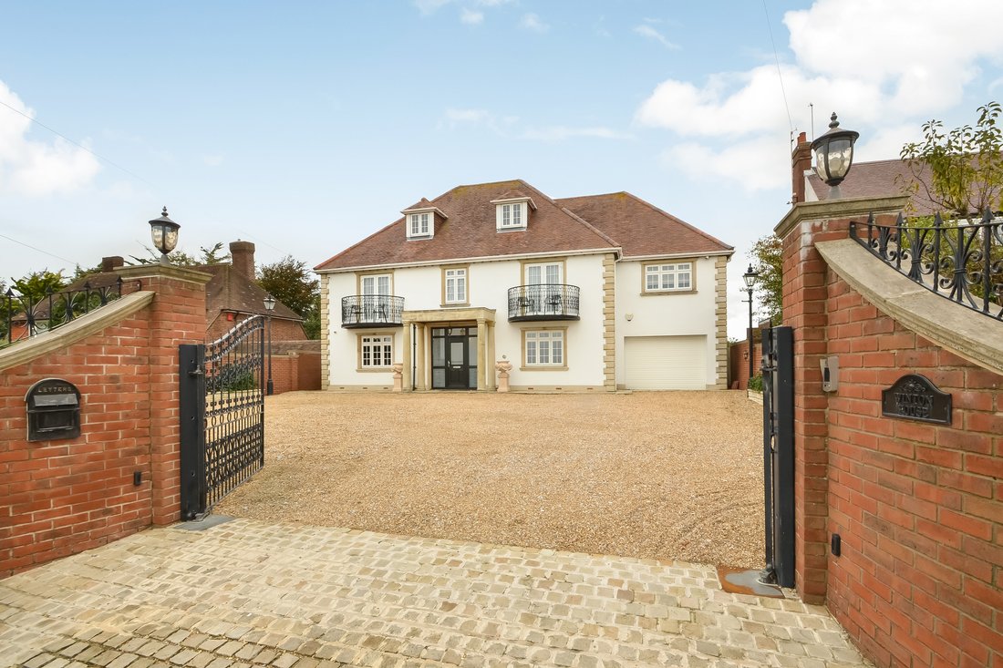 House in Portsmouth, England 2 - 13317631