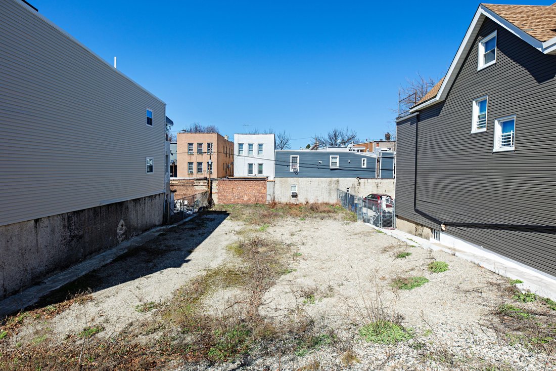 Land in New York, New York, United States 1 - 15427018