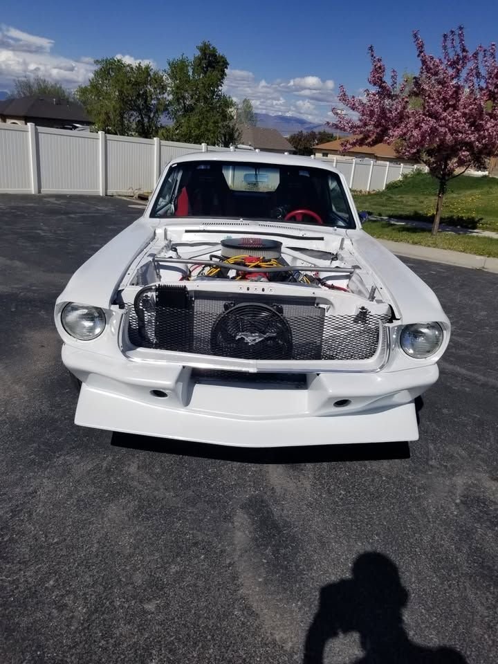 Coupe in Glendale, United States 2 - 15427737