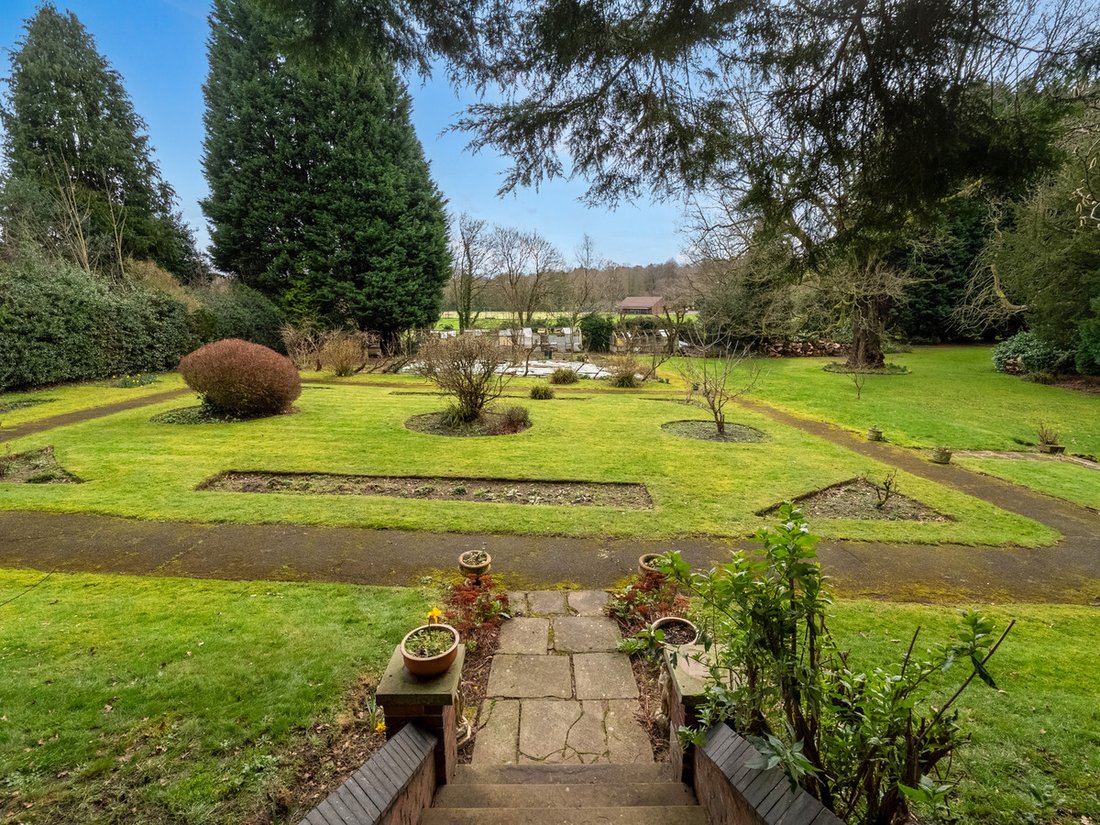 House in Chad Valley, Birmingham, England 4 - 14016587