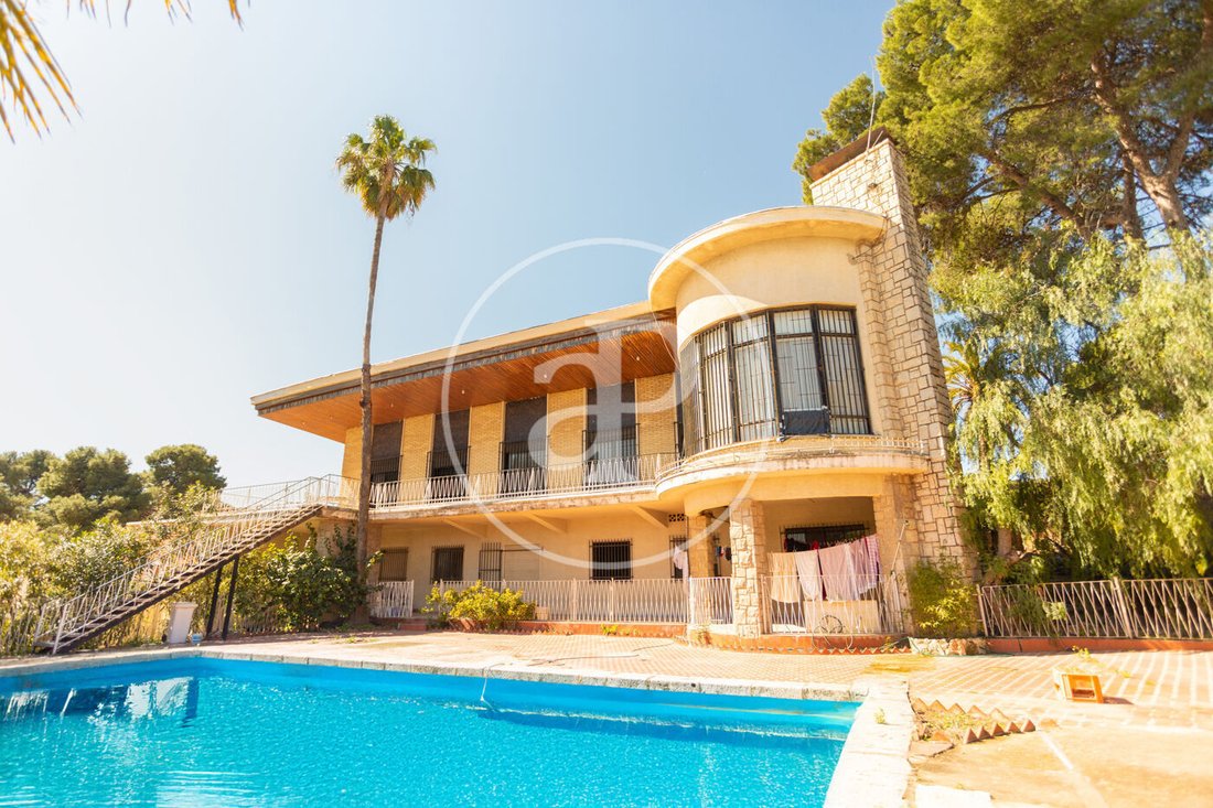 Villa in Torrent, Valencian Community, Spain 1 - 15427977