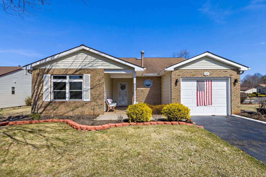 House in Marlboro Township, New Jersey, United States 1 - 15427866