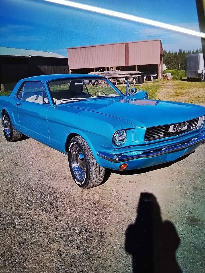 Coupe in Glendale, United States 1 - 15427738