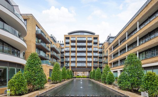 Penthouse in Little Ealing, Hounslow, England 1