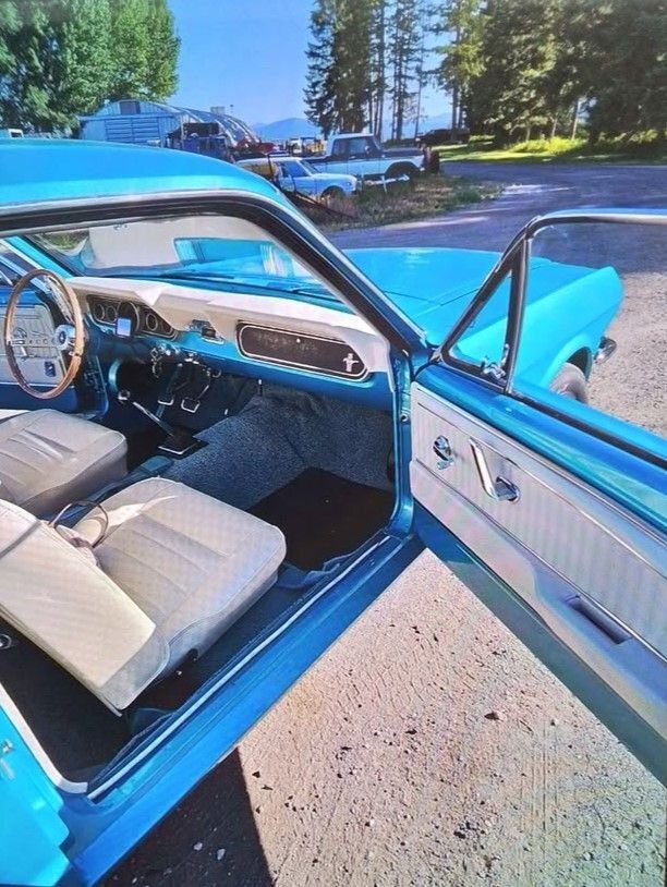 Coupe in Glendale, United States 4 - 15427738