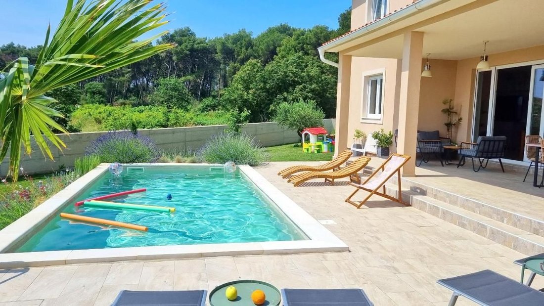 Villa in Grad Pula, Gespanschaft Istrien, Kroatien 1 - 15420219