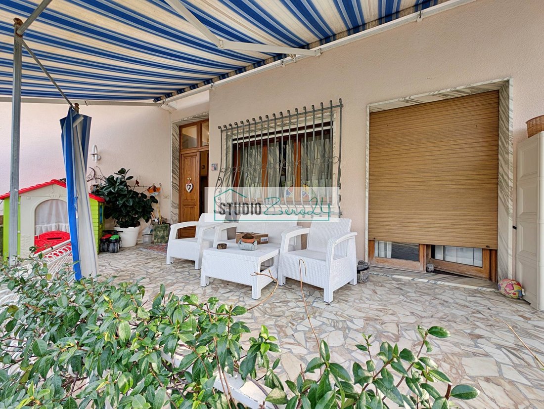 Villa in Strettoia-Capezzano-Valdicastello, Pietrasanta, Tuscany 3 - 15427011