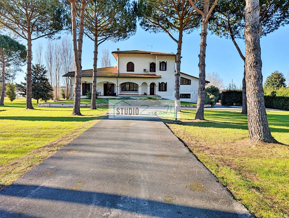 Villa in Pietrasanta, Tuscany, Italy 1 - 15427051