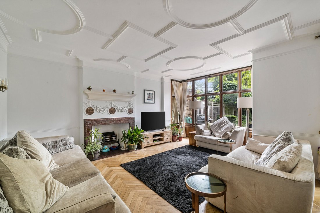 House in Saint Margarets, Richmond Upon Thames, England 2 - 13319325