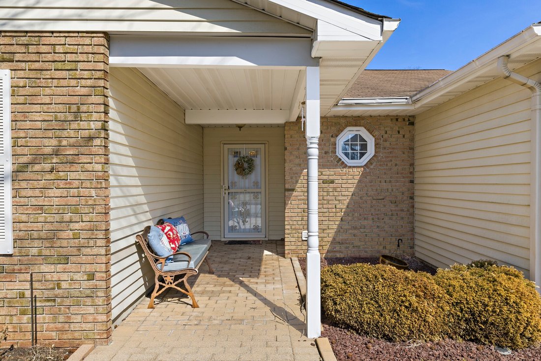 House in Marlboro Township, New Jersey, United States 4 - 15427866