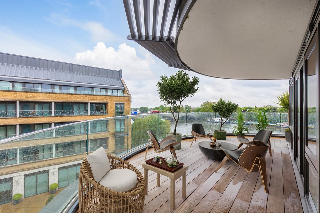 Apartment in Little Ealing, Hounslow, England 4 - 14216387