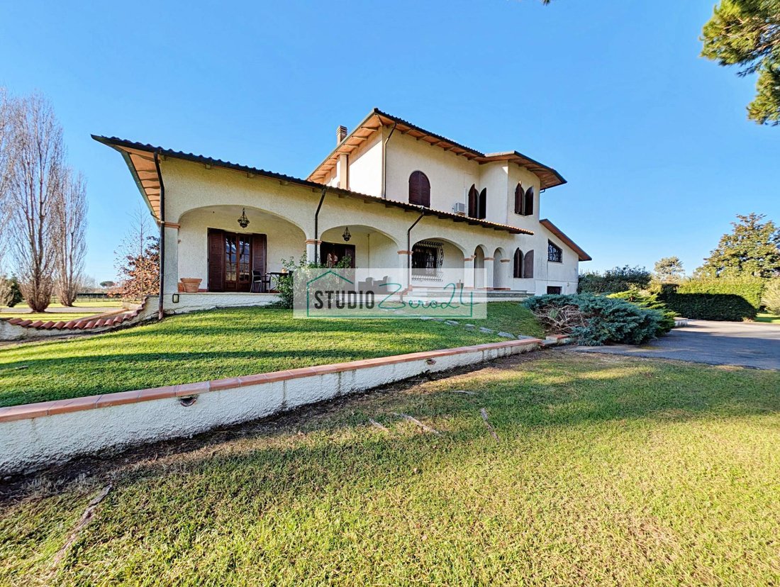 Villa in Pietrasanta, Tuscany, Italy 3 - 15427051