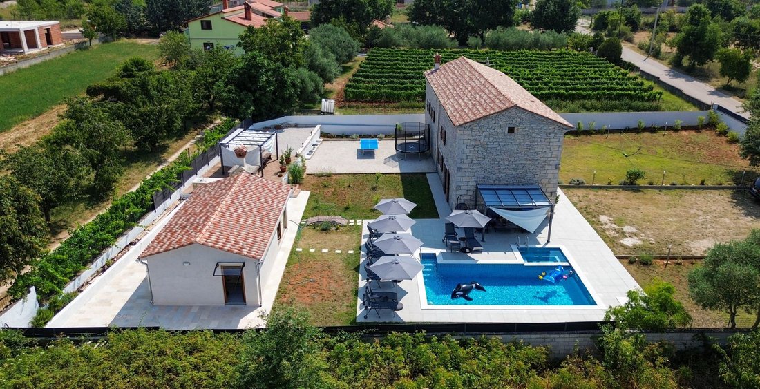 Villa in Svetvincenat, Istria County, Croatia 1 - 15424333