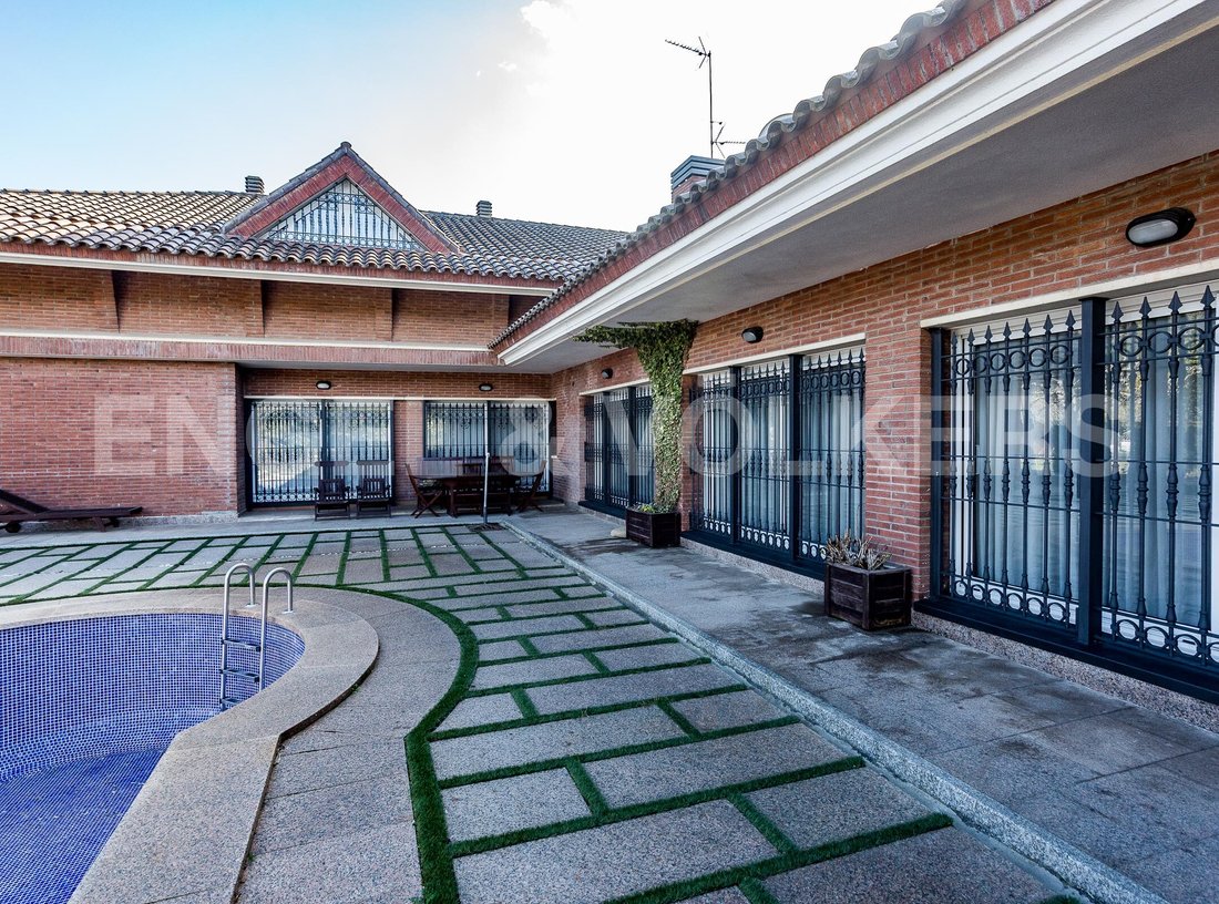 Townhouse in Torrelles de Llobregat, Catalonia, Spain 2 - 13201190