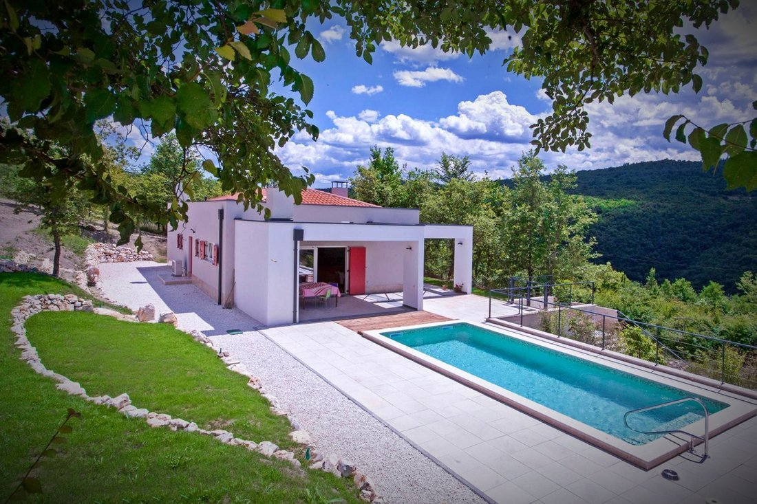 Villa in Opcina Motovun, Istria County, Croatia 2 - 15424332