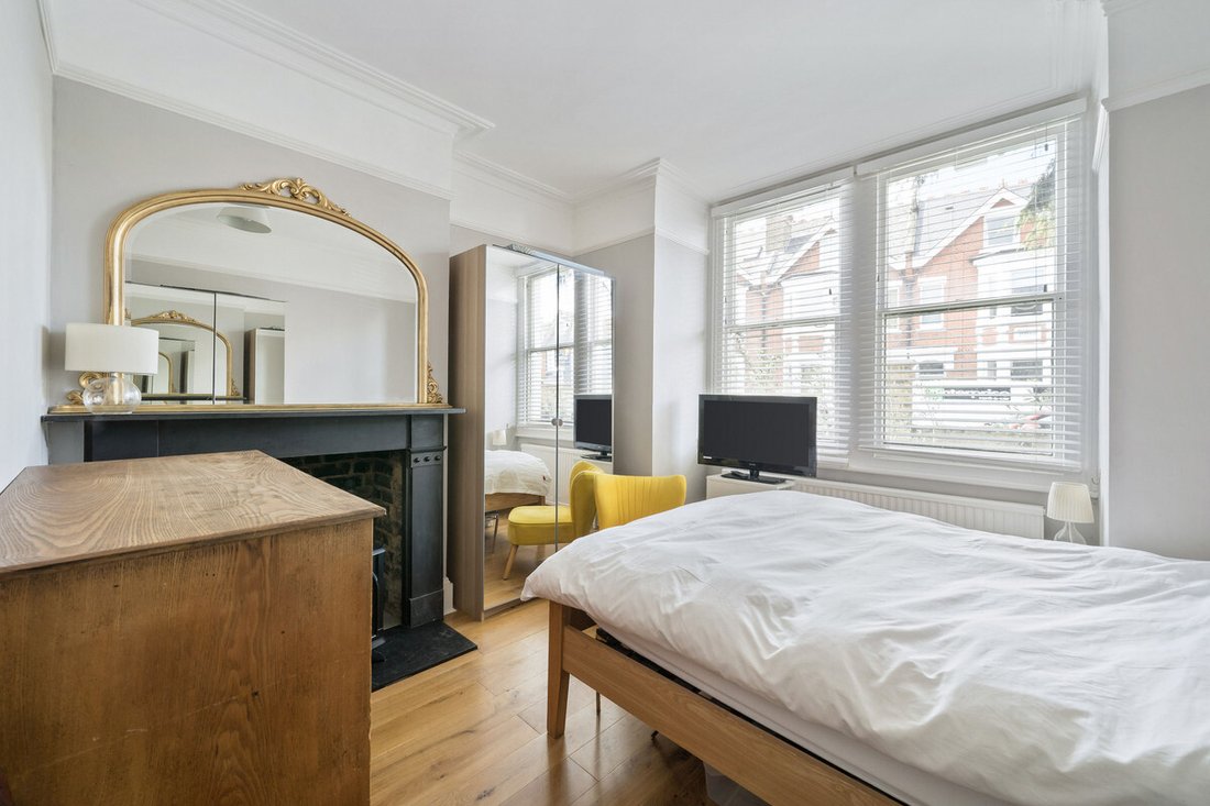 House in Kew, Richmond Upon Thames, England 4 - 13319559