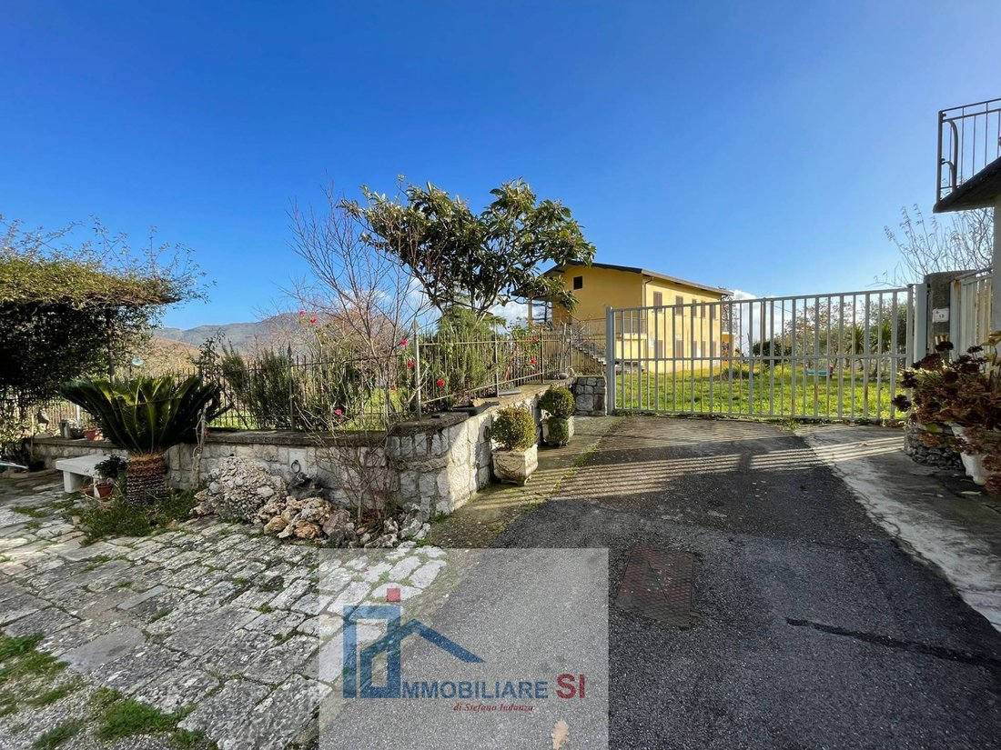 House in Cautano, Campania, Italy 2 - 15426980