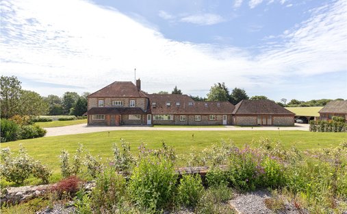 House in Oving, England 1