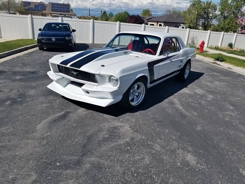 Coupe in Glendale, United States 1 - 15427737