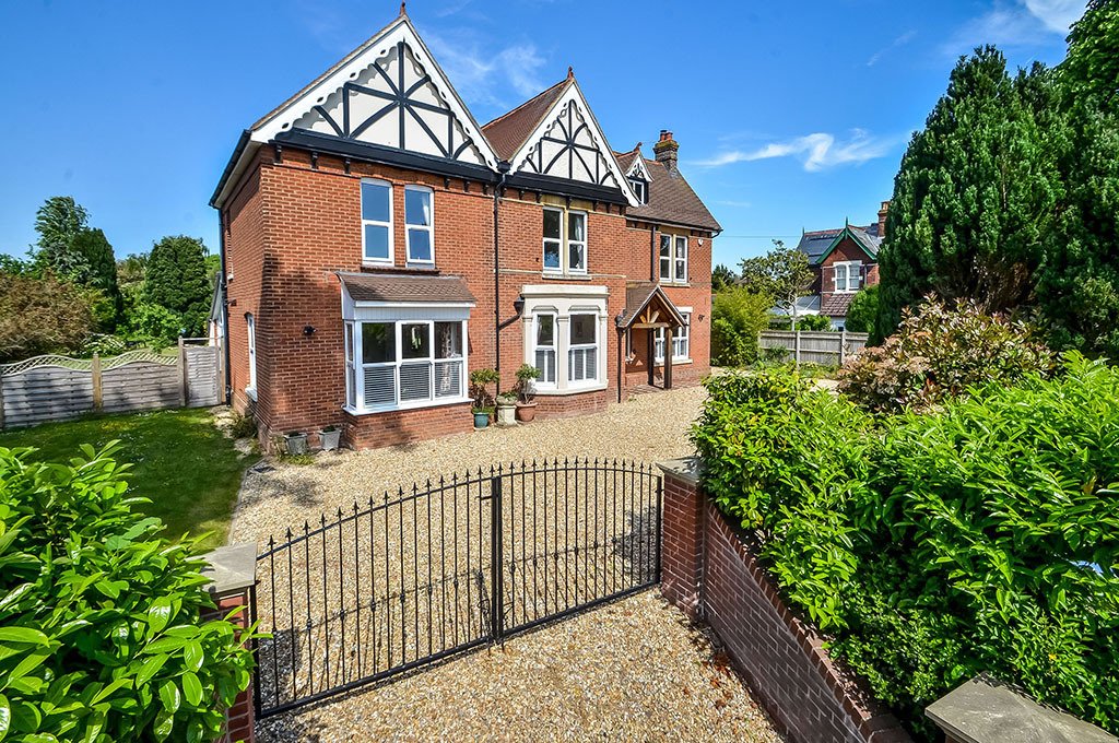 House in Denvilles, Havant, England 1 - 13318546