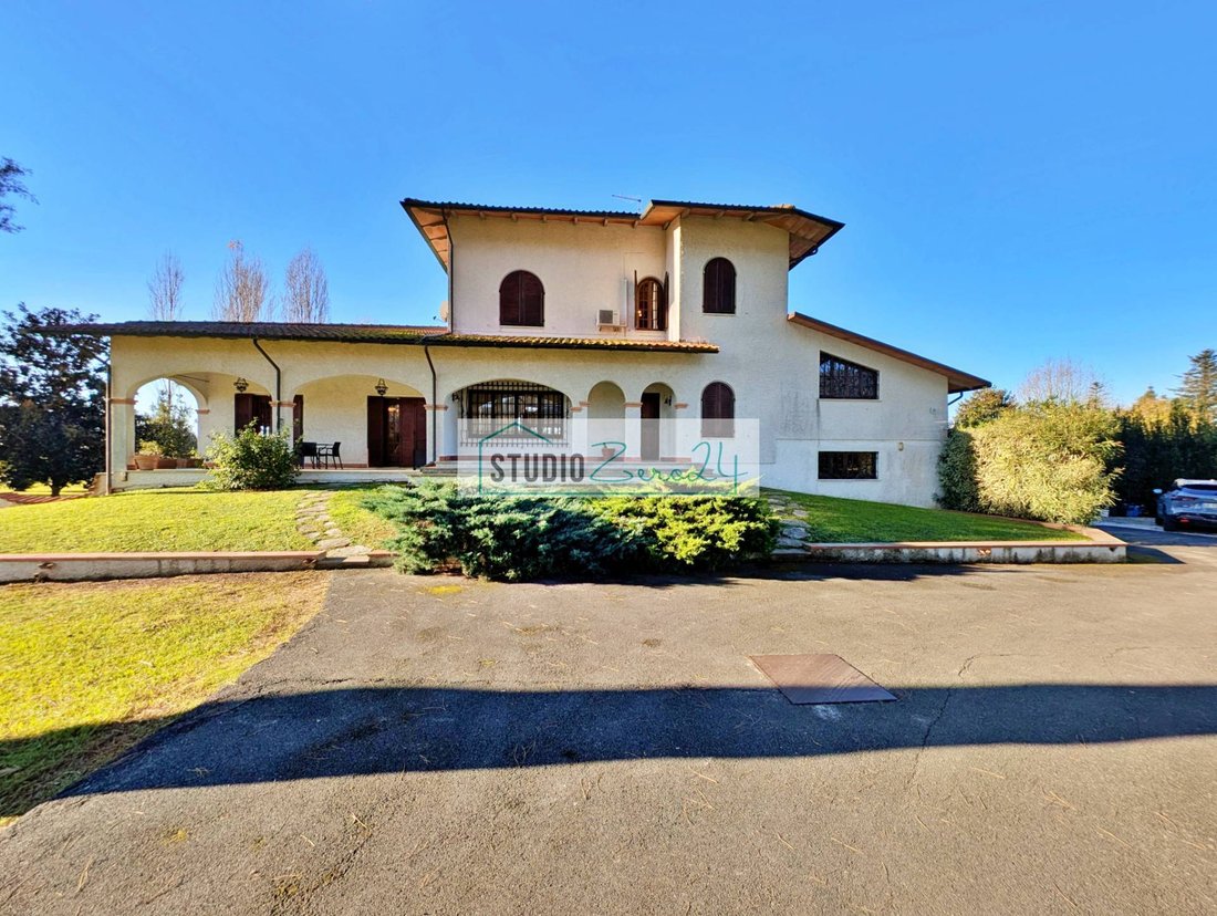 Villa in Pietrasanta, Tuscany, Italy 2 - 15427051