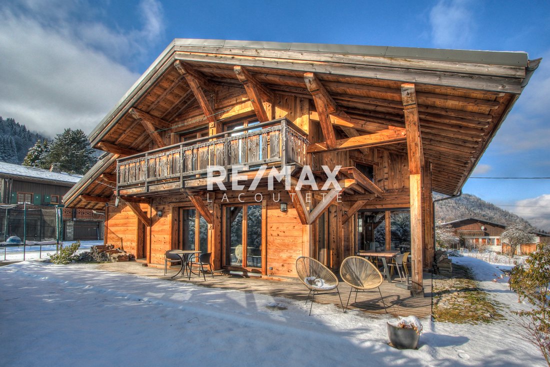 Chalet in Essert-Romand, Auvergne-Rhône-Alpes, France 1 - 15429519