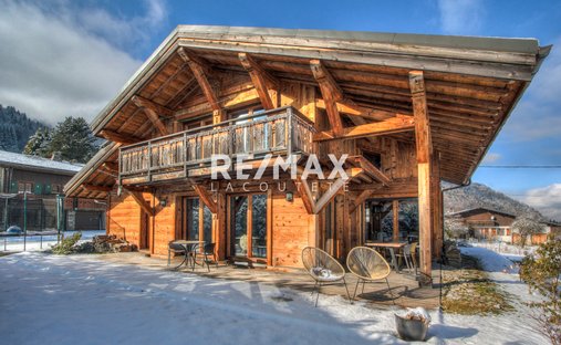Chalet in Essert-Romand, Auvergne-Rhône-Alpes, France 1