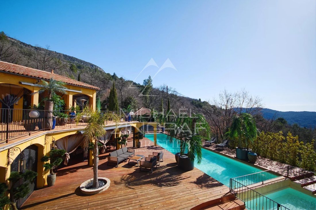 Estate in Bargemon, Provence-Alpes-Côte d'Azur, France 1 - 15420513