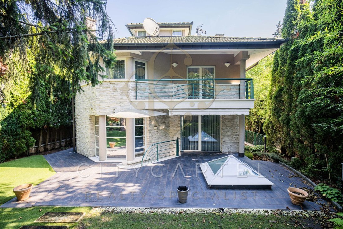 Villa in Budapest, Hungary 1 - 15429599