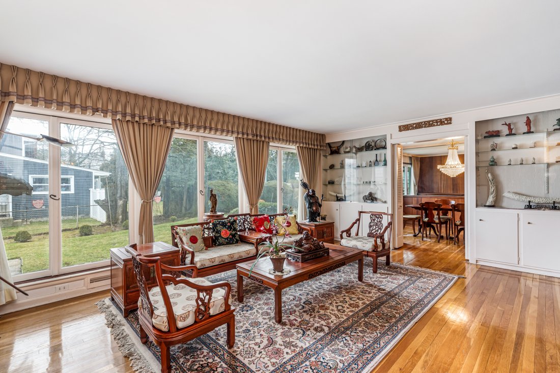House in Rockville Centre, New York, United States 5 - 15429895