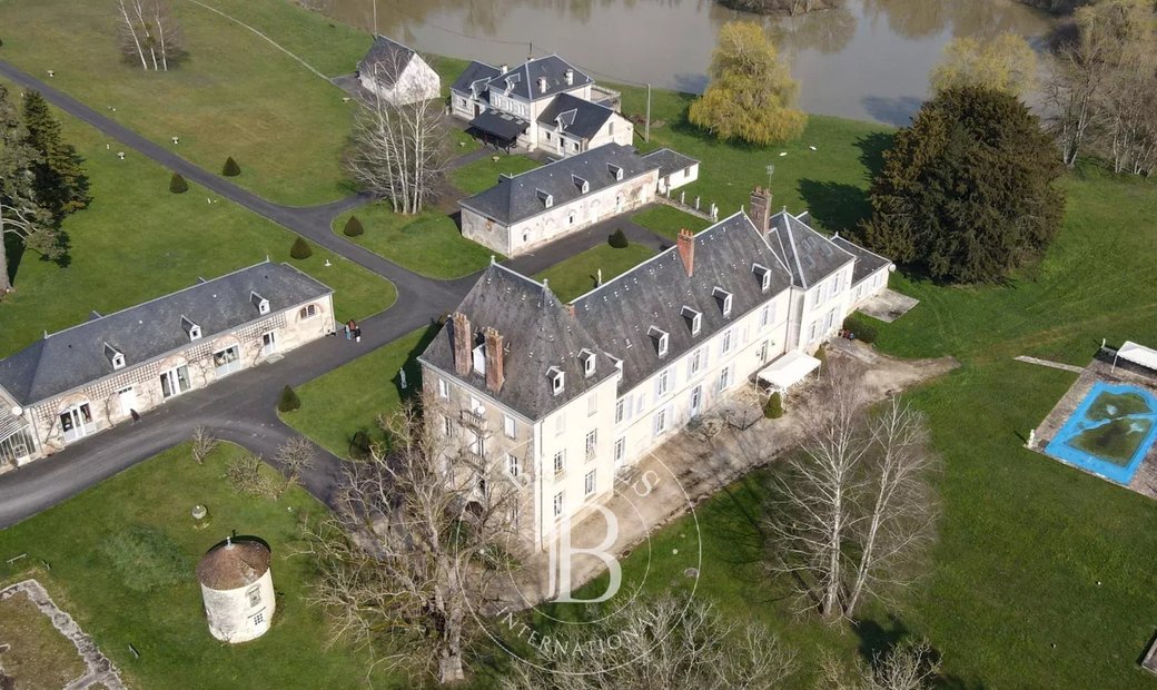 Castle for Sale in Levroux, Centre-Val de Loire, France
