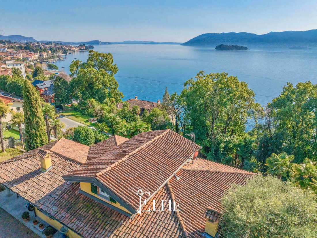 Villa in Verbania, Piedmont, Italy 1 - 15434145