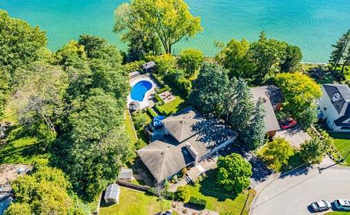 House in Burlington, Ontario, Canada 1