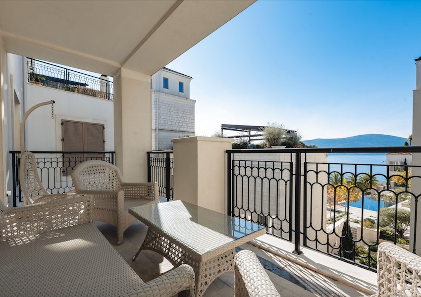 Apartment in Tivat, Tivat Municipality, Montenegro 1 - 15430889