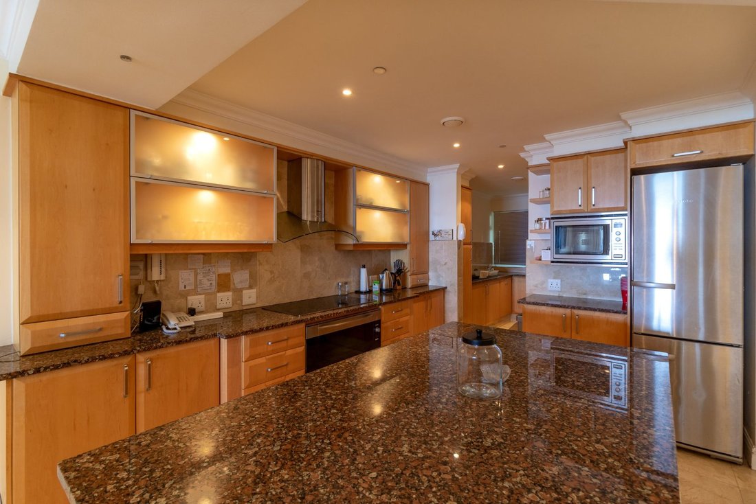 Apartment in La Lucia, KwaZulu-Natal, South Africa 5 - 15432189