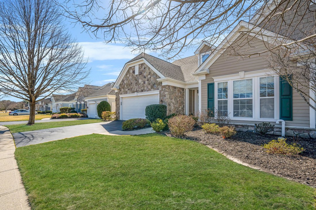 Condo in Westhampton, New York, United States 2 - 15432721