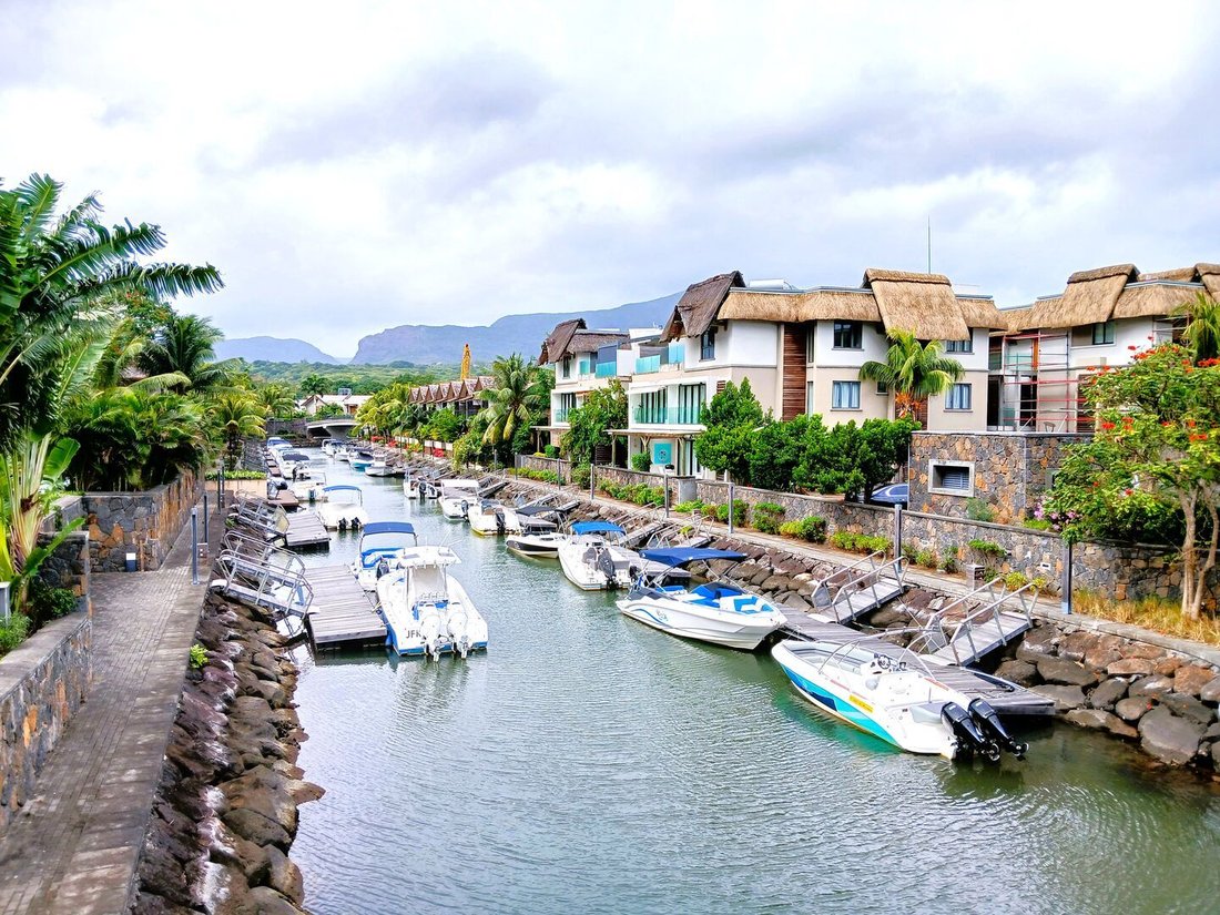 Apartment in Black River, Rivière Noire District, Mauritius 1 - 15430762