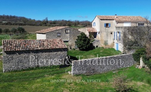 House in Saint-Martin-de-Castillon, Provence-Alpes-Côte d'Azur, France 1