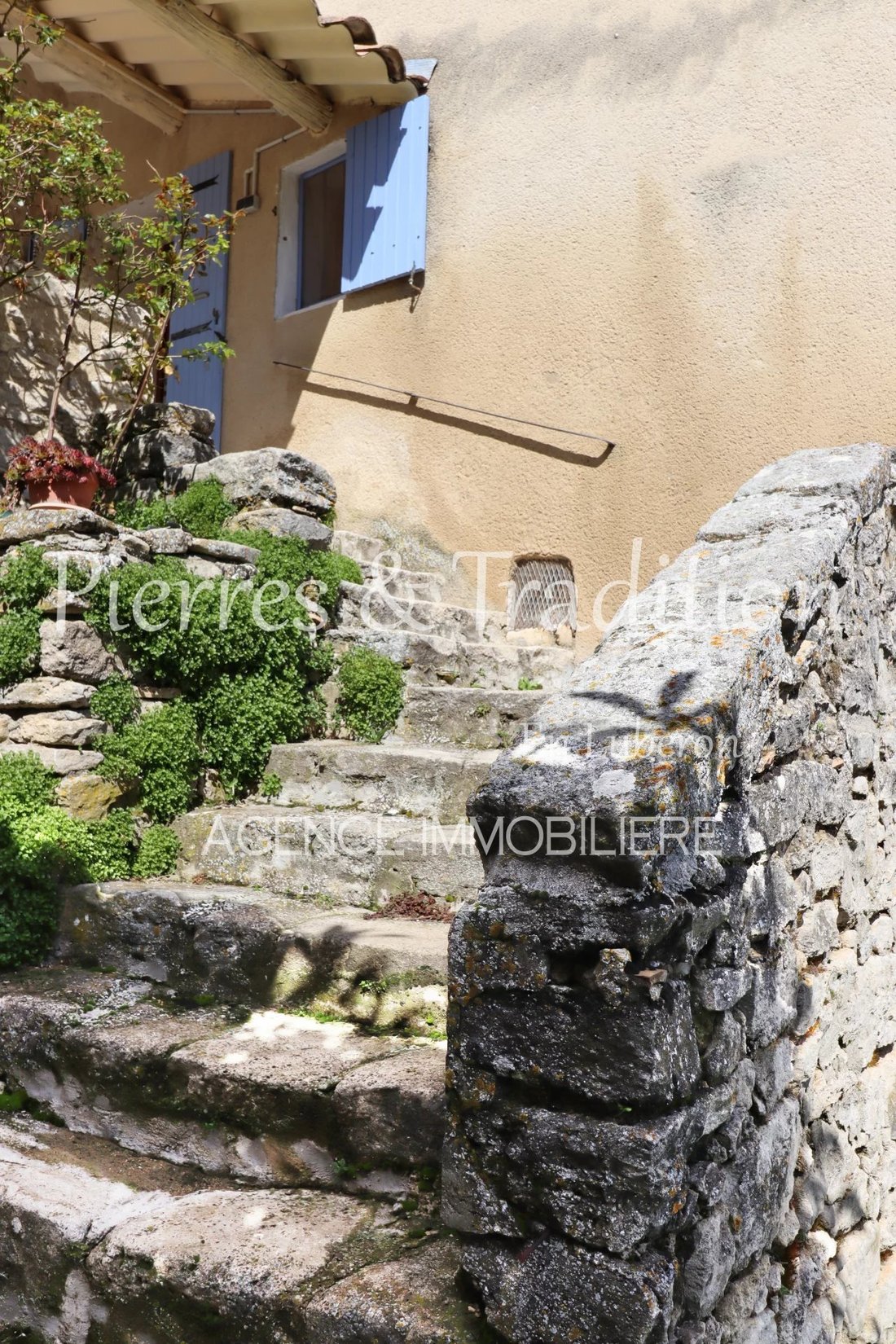 House in Saint-Martin-de-Castillon, Provence-Alpes-Côte d'Azur, France 5 - 15432191