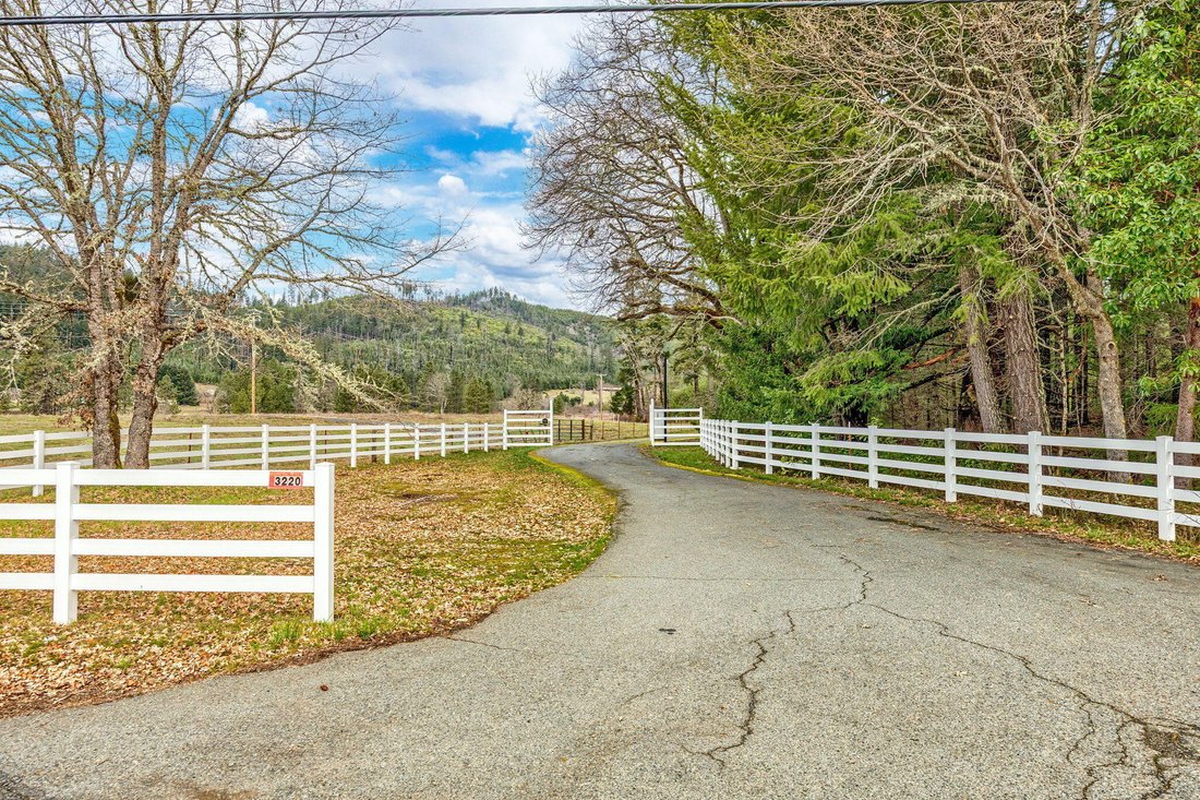 House in Cave Junction, Oregon, United States 4 - 15433036