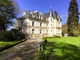 At The Gates Of Rennes 19th Century Castle 450 M² Living Space 16 Ha Of Land - 2