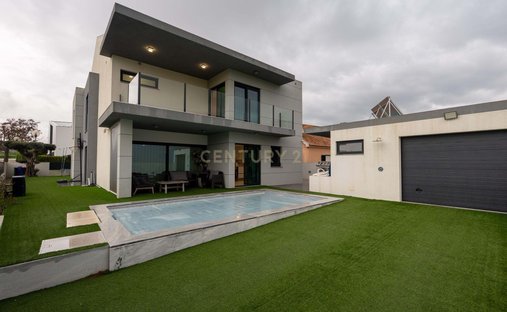 Villa in Porto Salvo, Lisbon, Portugal 1