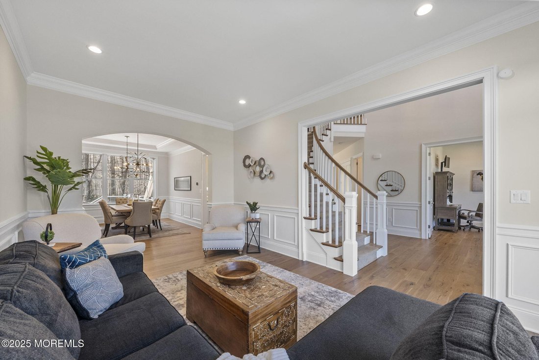House in Lincroft, New Jersey, United States 4 - 15427602