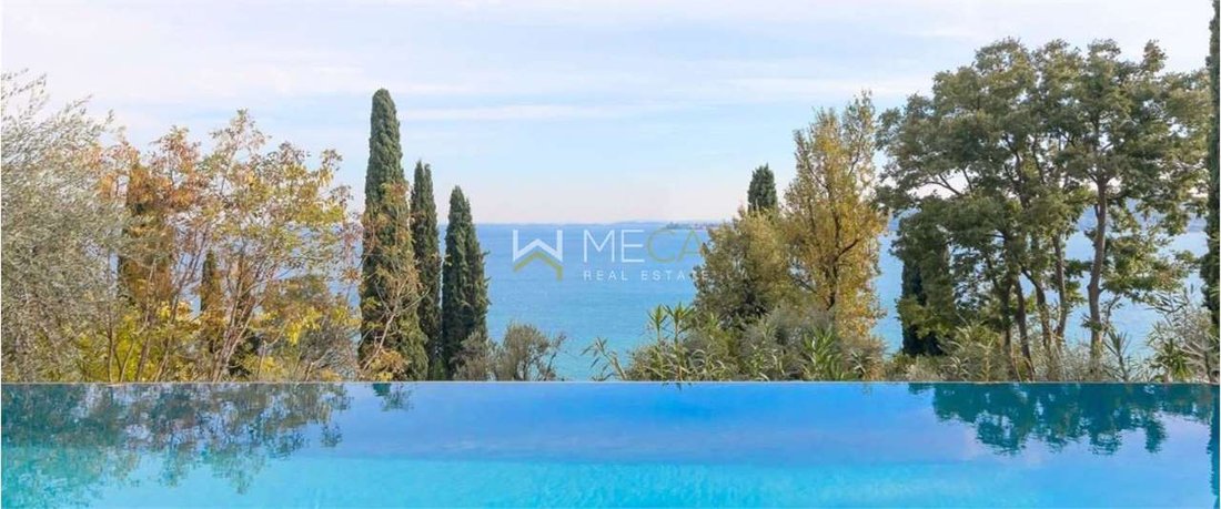 Villa in Padenghe sul Garda, Lombardy, Italy 1 - 15432242