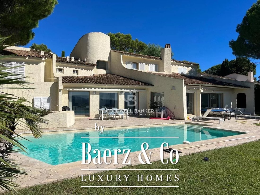 Villa in Mougins, Provence-Alpes-Côte d'Azur, France 1 - 15432658