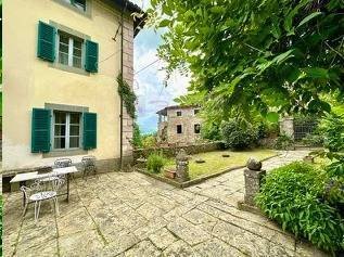 Villa in Castiglione di Garfagnana, Tuscany, Italy 3 - 15432485
