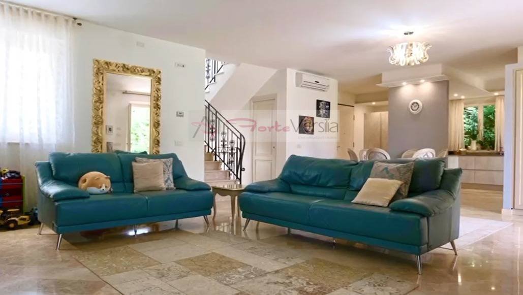 Villa in Caranna-Vaiana, Forte dei Marmi, Tuscany 1 - 15432495