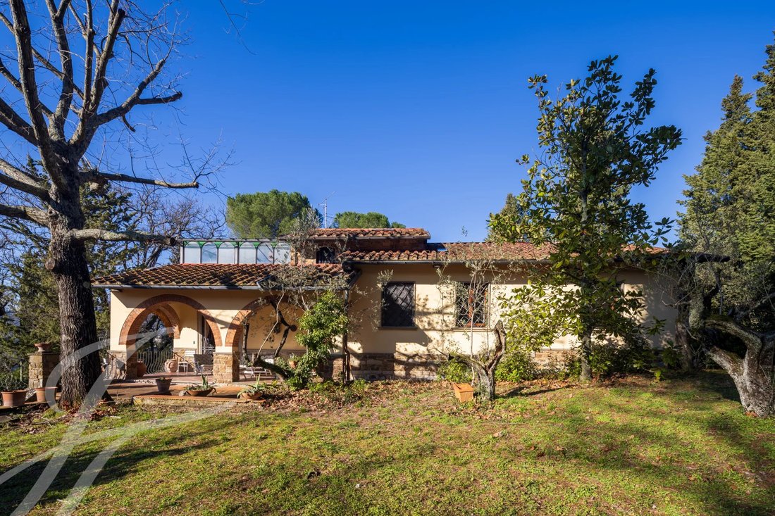 Villa in Pian di Mugnone, Tuscany, Italy 2 - 15436894